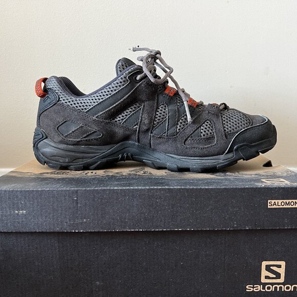 Salomon Men's size 10 Hiking Shoes Model Kinchega - Picture 1 of 1